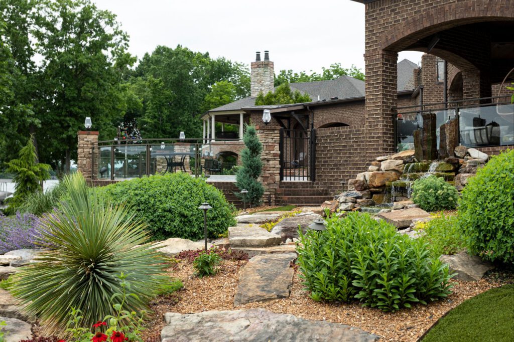 Lakeview Residence - lawn care nashville
